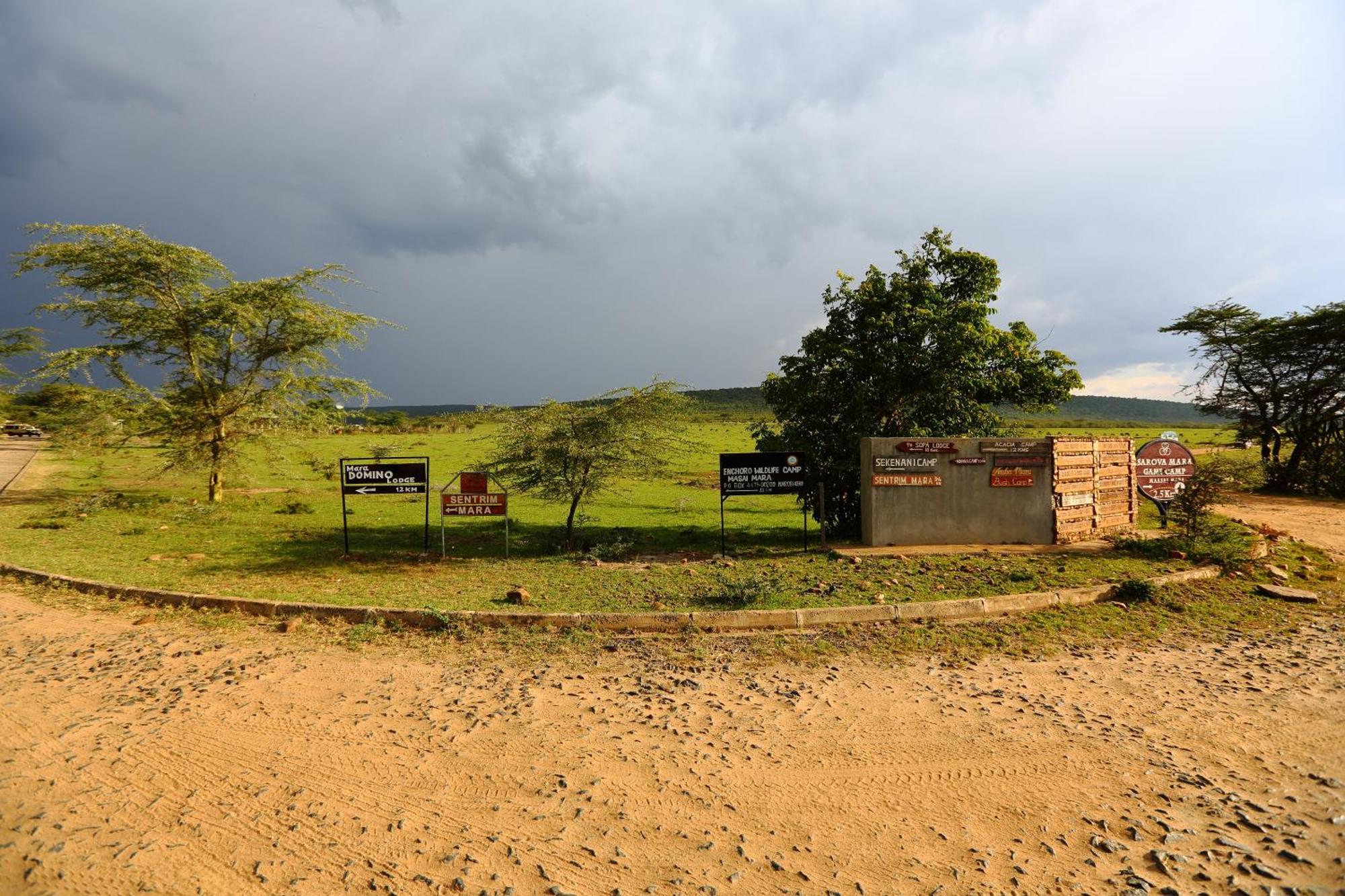 Jambo Mara Safari Lodge Ololaimutiek Bilik gambar